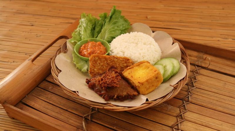 Nasi Timbel Komplit